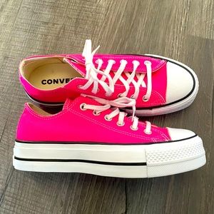 NEW NEON PINK PLATFORM CONVERSE WOMENS 7
